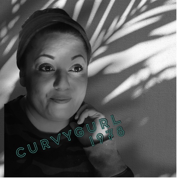 🌺Greetings from Posh Ambassador Curvygurl1978🌺 - Picture 6 of 7